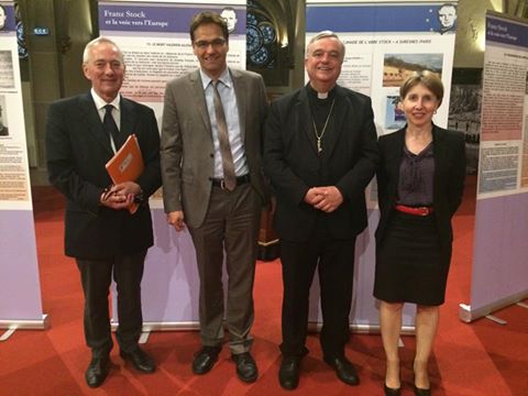 Ausstellungsbesucher u.a. Dr. Peter Liese, MdEP und Bischof Dr. Wiesemann, Speyer (Foto: Dr. Peter Liese)