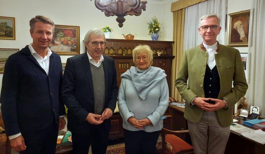 von links nach rechts: Pfarrer Dr. Antonius Hamers, Margreth Dennemark, Klaus Kaiser (MdL), Matthias Kerkhoff (MdL)