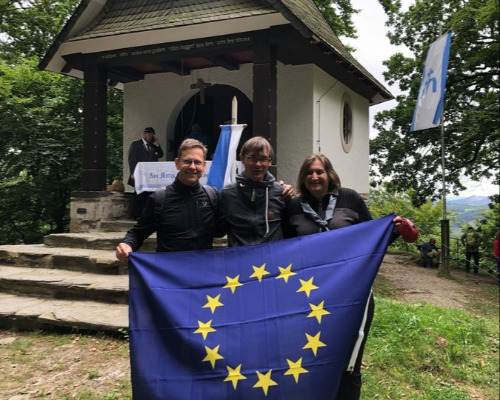 Teilnehmer vor der Borbergkapelle, 2025 Teilnehmer vor der Borbergkapelle, 2025