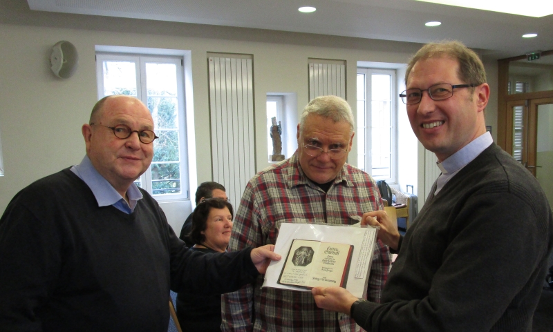 Überreichung eines Erinnerungsgegenstandes für die geplante Dauerausstellung im Sauerland-Museum Arnsberg