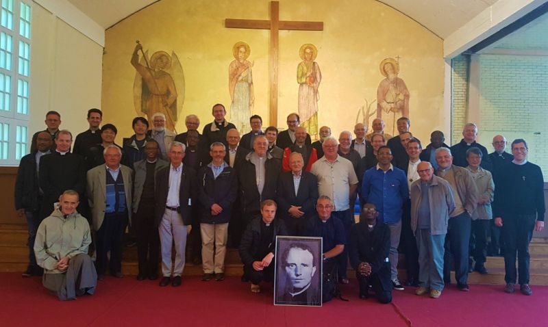 2022 05 30 Mgr Le Saux et prêtres du Mans 23 mai 2022 copie 2