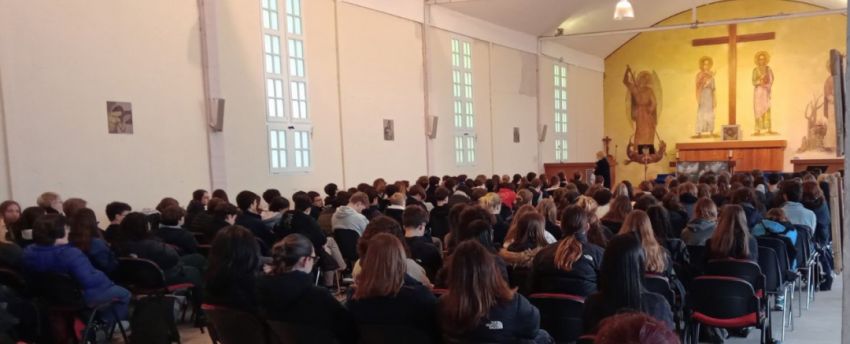 collège SteThérèse du Mesnil St Denis jeudi 2 mai 2024 copie