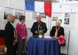 Bischof Heinz Josef Algermissen, Fulda am Stand des Komitees Bild: Pressestelle Erzbistum Paderborn
